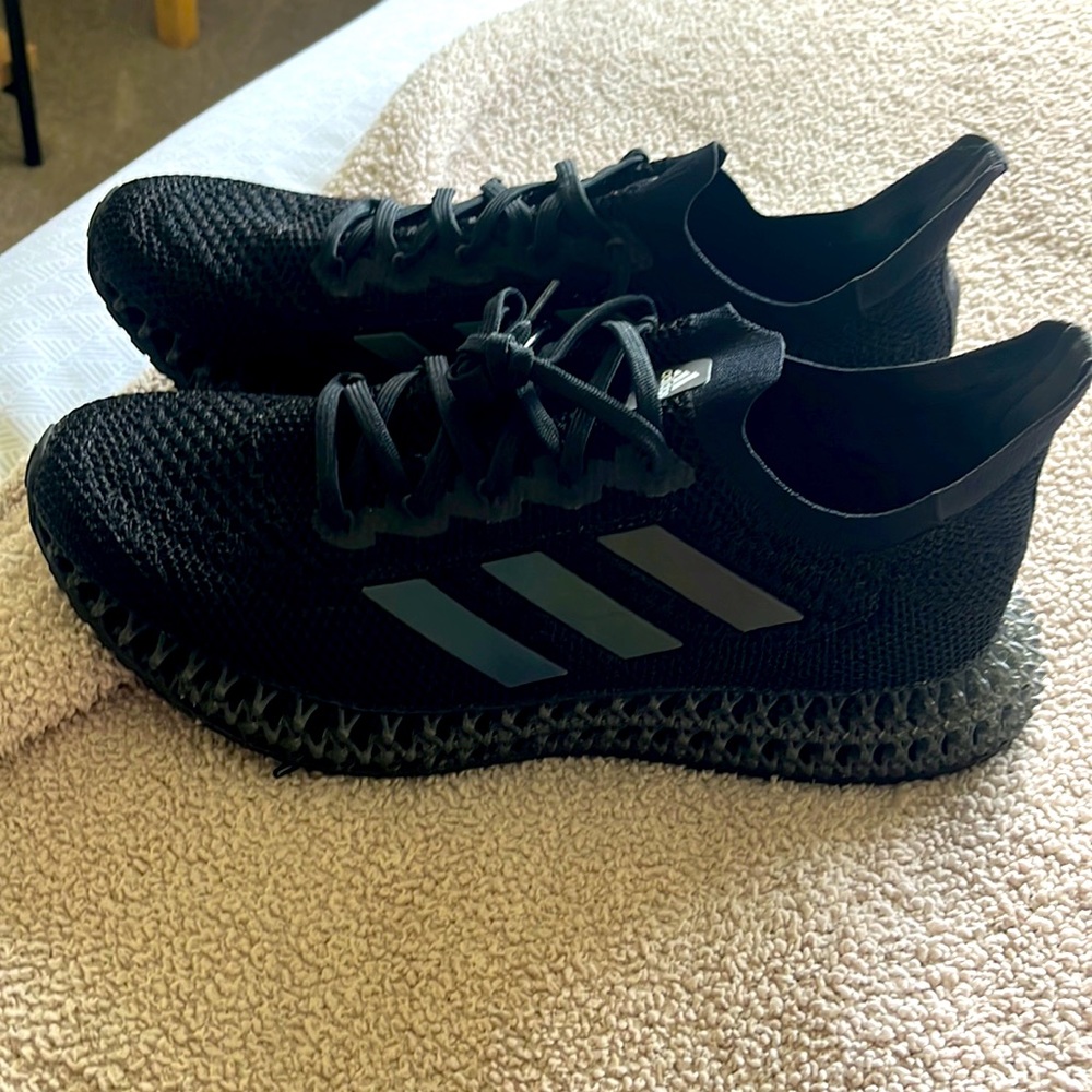 Adidas 4D fwd shoe barely worn. Size 11.5